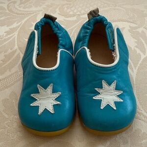 Toddler blue leather shoes 6